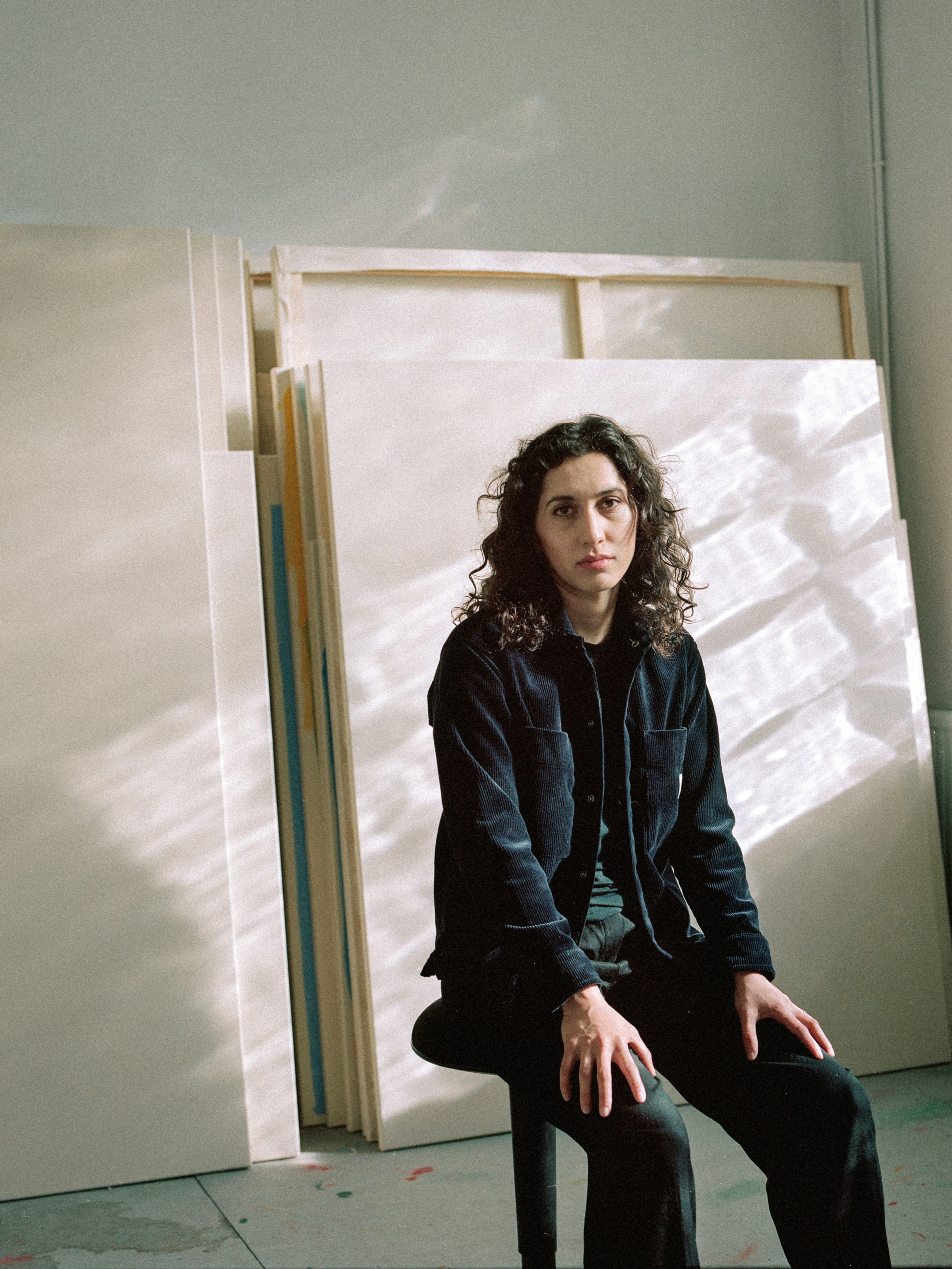 Tamina Amadyarin in ihrem Kreuzberger Studio