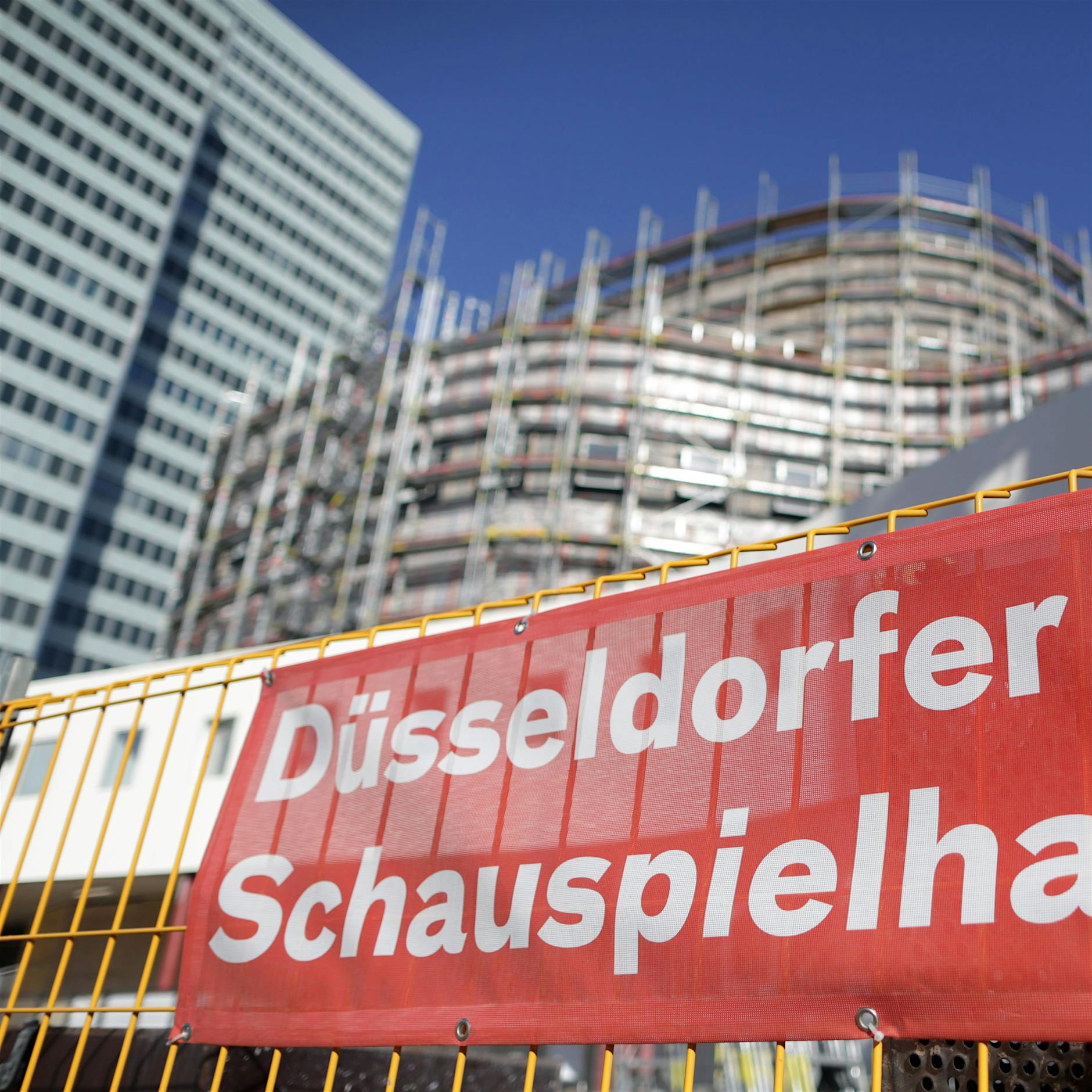 Düsseldorf: Von Rassismus betroffene Theaterschaffende fordern eigene Bühne