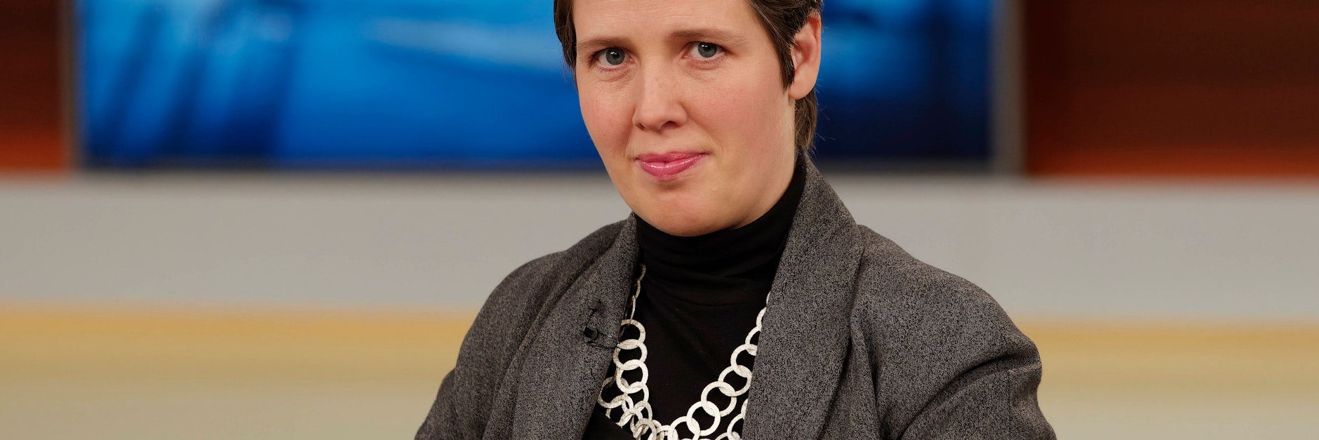 Viola Priesemann als Gast bei Anne Will.