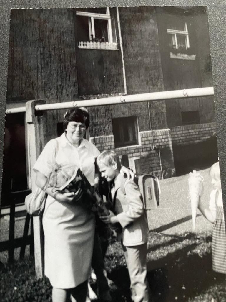 Sören Kittel mit seiner Oma Edelgard.<br>