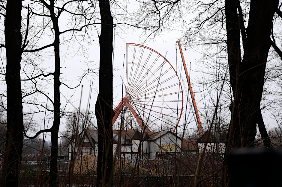 Rückbau des Riesenrads im Spreepark. Vier Millionen Euro investiert Berlin in die Sanierung.