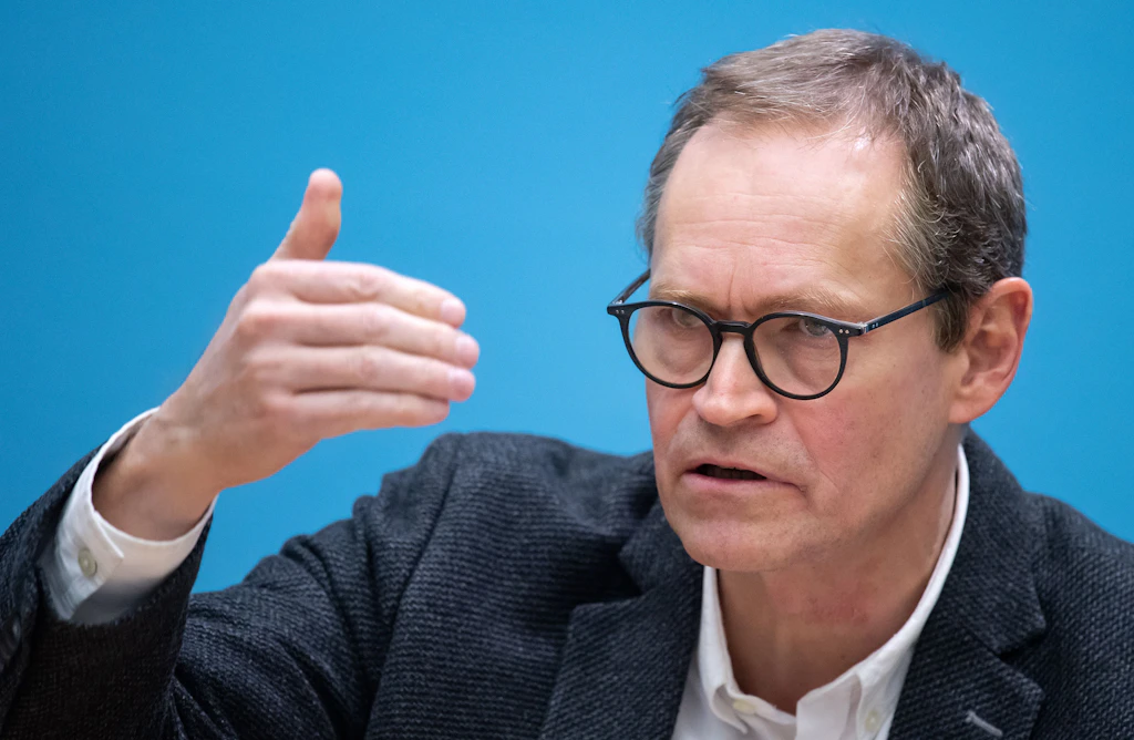Müller hält Impfzurückhaltung für falsch: „Es gibt freie Termine“
