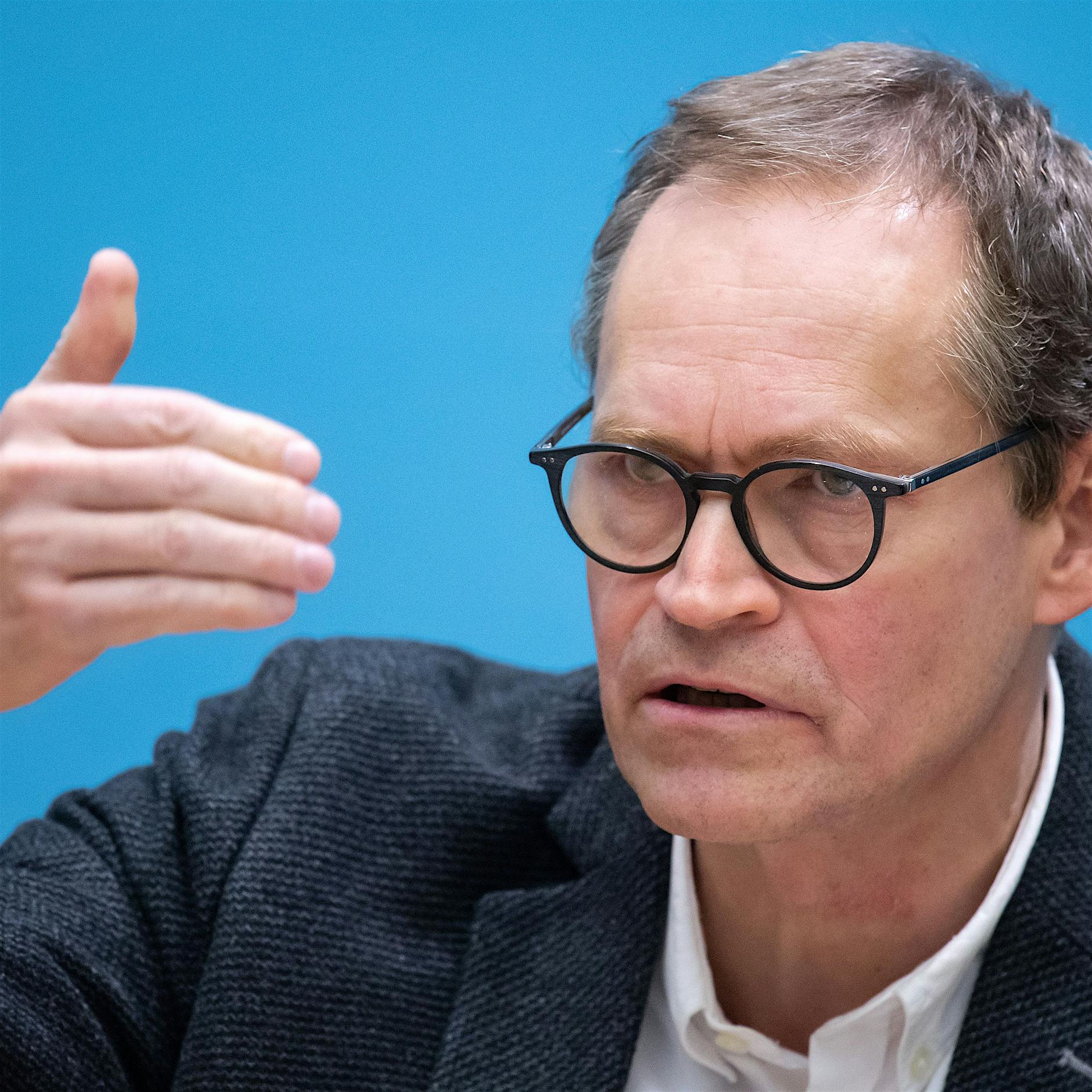 Müller hält Impfzurückhaltung für falsch: „Es gibt freie Termine“