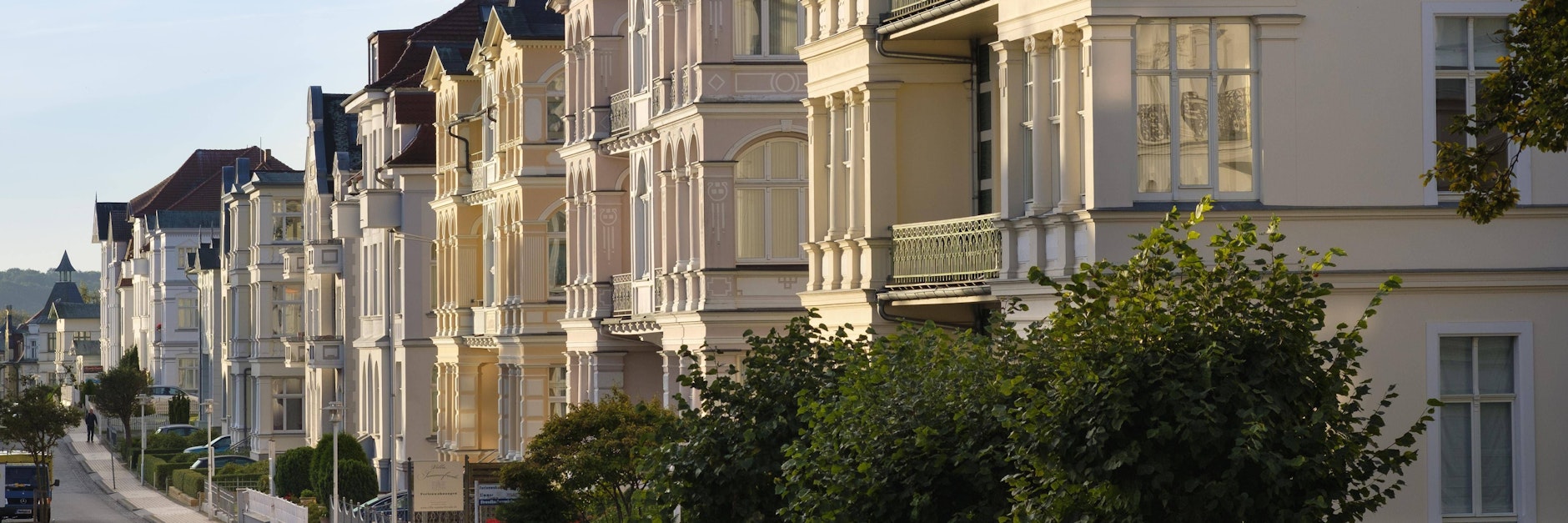 Straße in Villengegend - sterben hier weniger Menschen an Krebs?