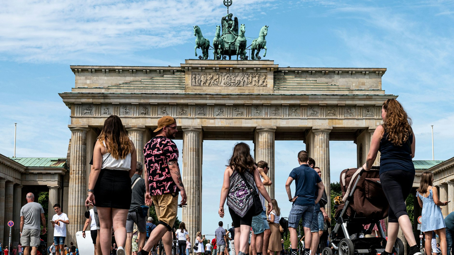 Der Pariser Platz am Brandenburger Tor. Der Lockdown nervt uns alle. Trotzdem heißt es: vorsichtig bleiben.