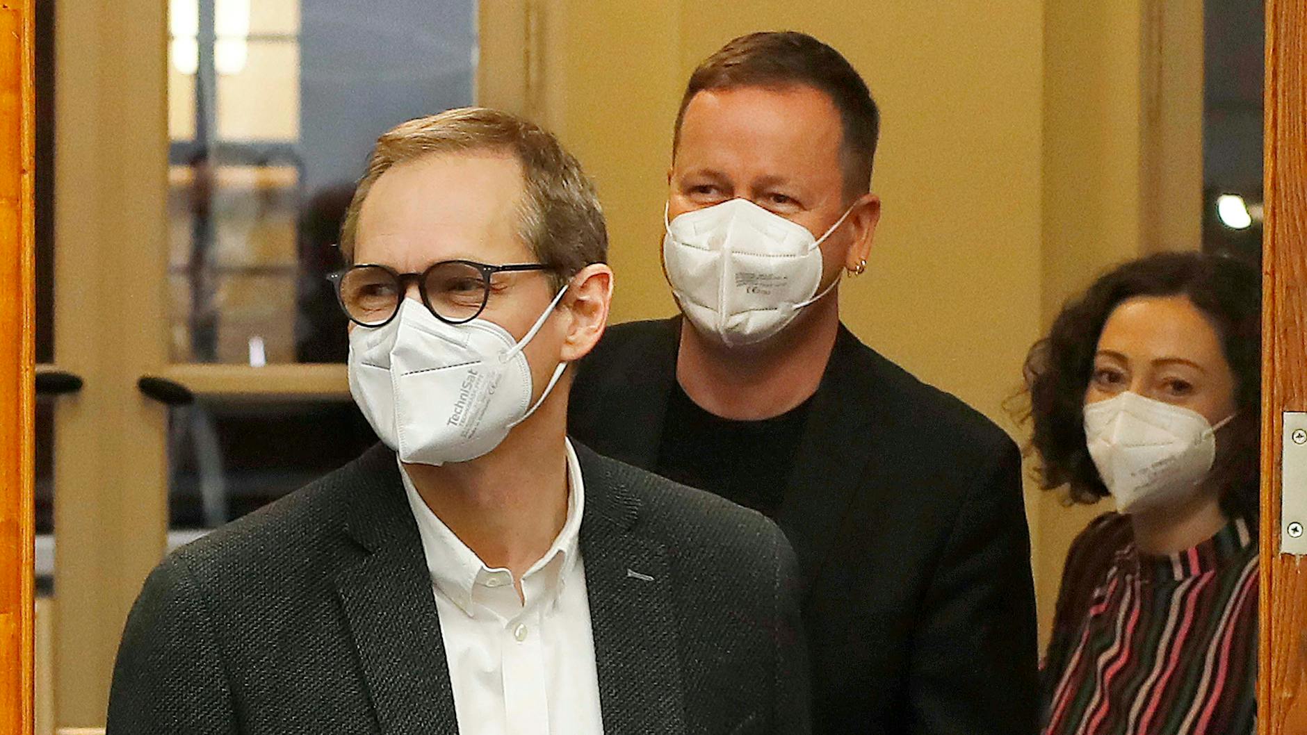 Der Regierende Bürgermeister Michael Müller (Mitte), Wirtschaftssenatorin Ramona Pop und Kultursenator Klaus Lederer.