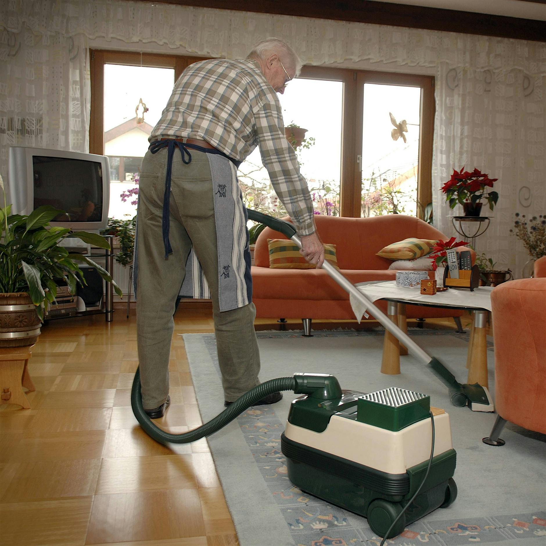 „Soll der Mann im Haushalt helfen?“