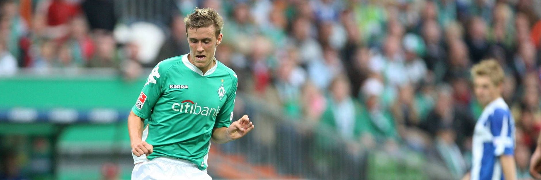 Na, hätten Sie ihn wiedererkannt? Max Kruse bei seinem Bundesligadebüt 2007, der Gegner – siehe Artur Wichniarek im Hintergrund – war der DSC Arminia. 