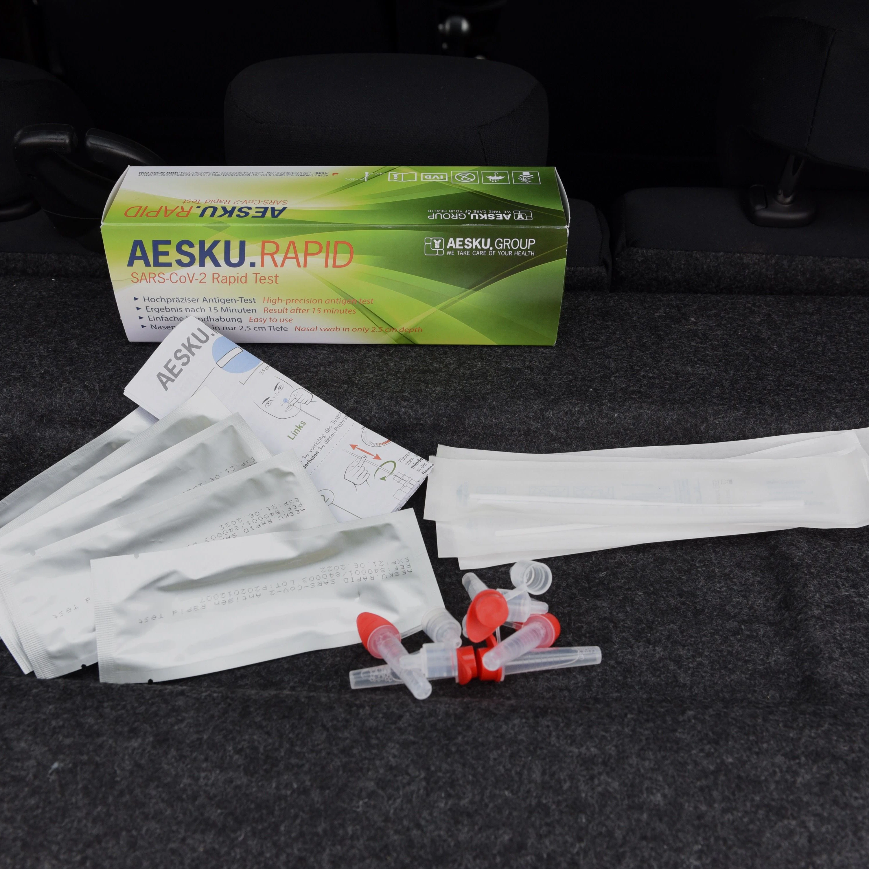 Inhalt eines Corona-Selbsttest-Kits von Aldi.