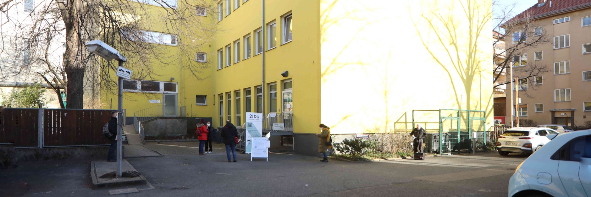 Das Corona-Schnelltestzentrum am Mariendorfer Damm, das von der Schließung bedroht war..