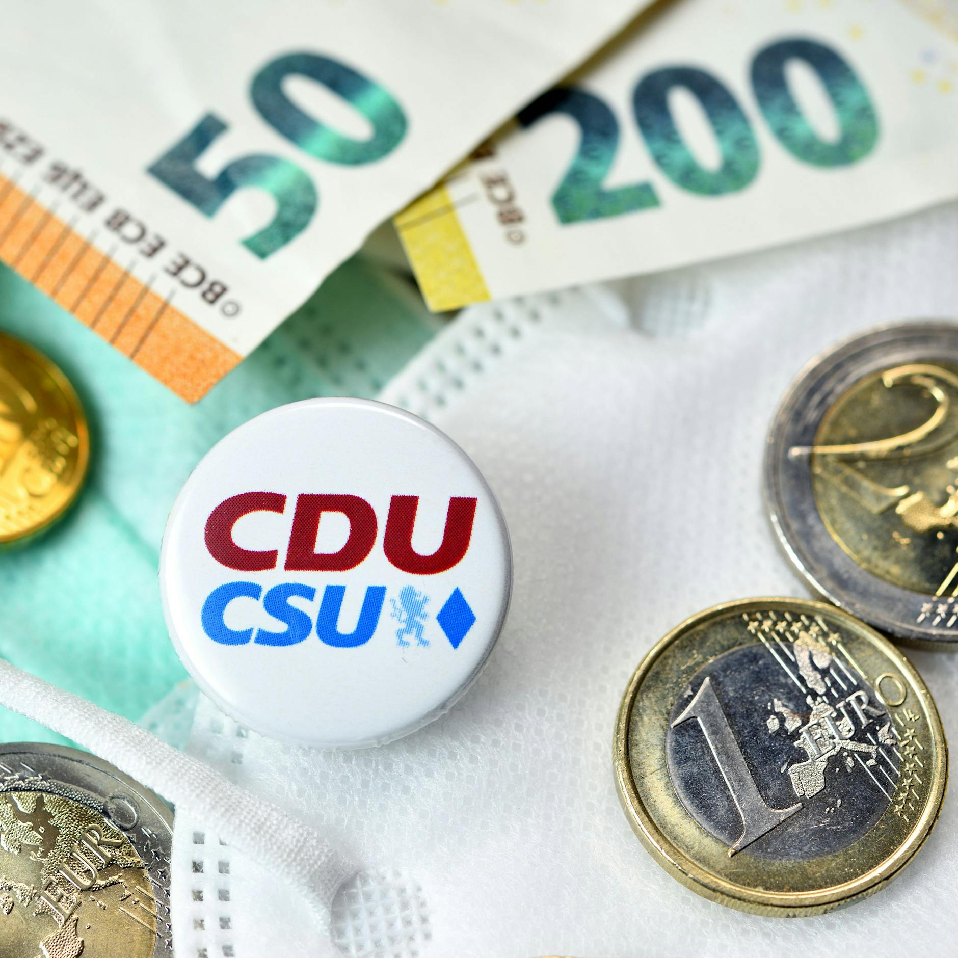 Masken-Skandal: Mehr Arbeit für Staatsanwälte