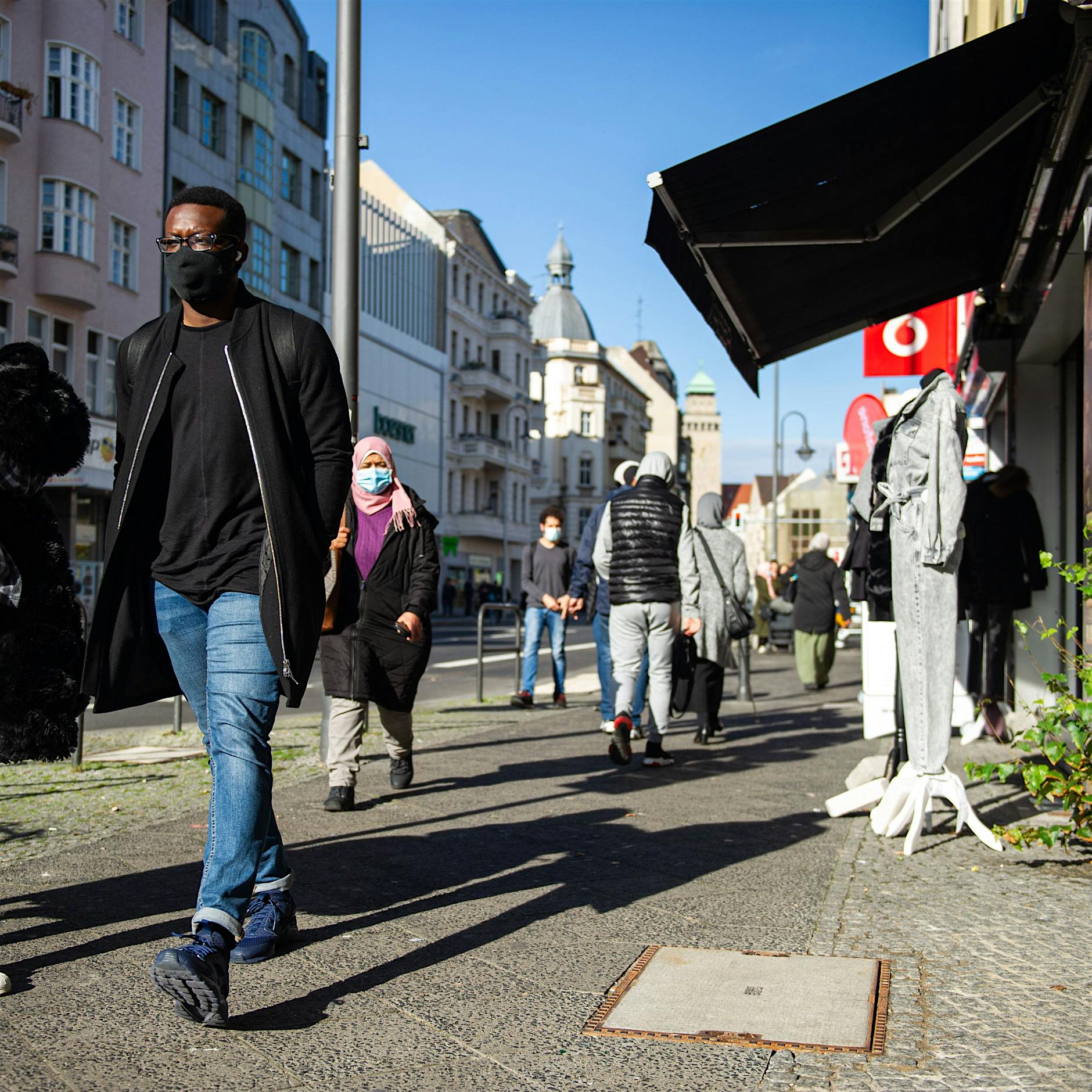 „Die sind schuld!“ – Diskussion um Migration und Corona