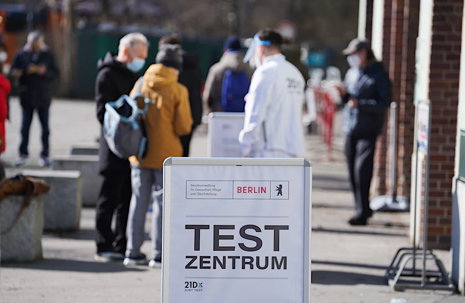 Ein Corona-Schnelltestzentrum an der Lehrter Straße. Seit heute soll jeder einen Test pro Woche erhalten.&nbsp;
