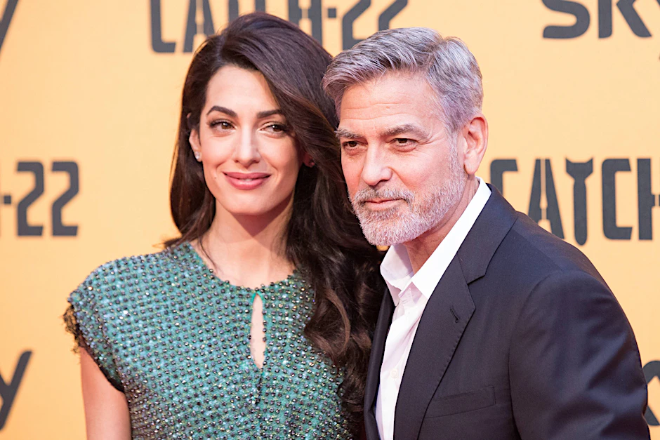 Amal Alamuddin Clooney und ihr Ehemann George Clonney bei einem Red-Carpet-Event in Rom.&nbsp;
