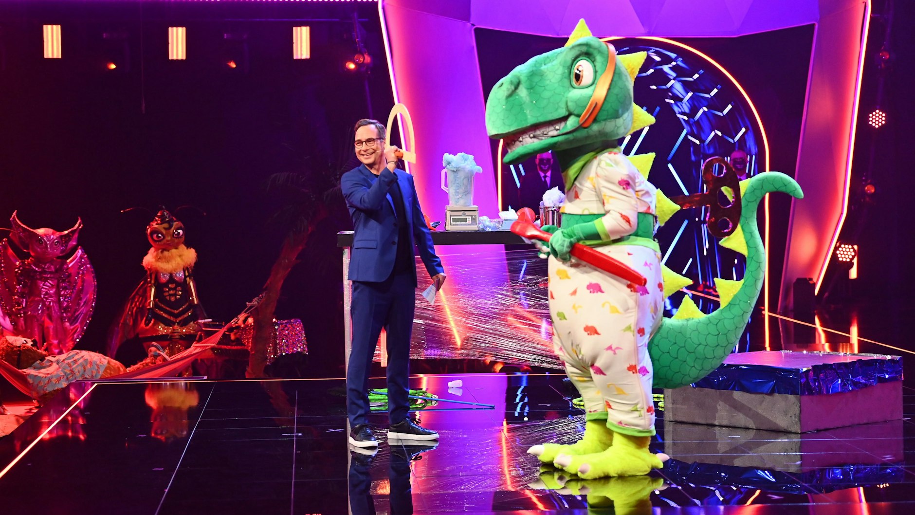 Ist bei „The Masked Singer“ sicher in der nächsten Runde: der Dinosaurier.