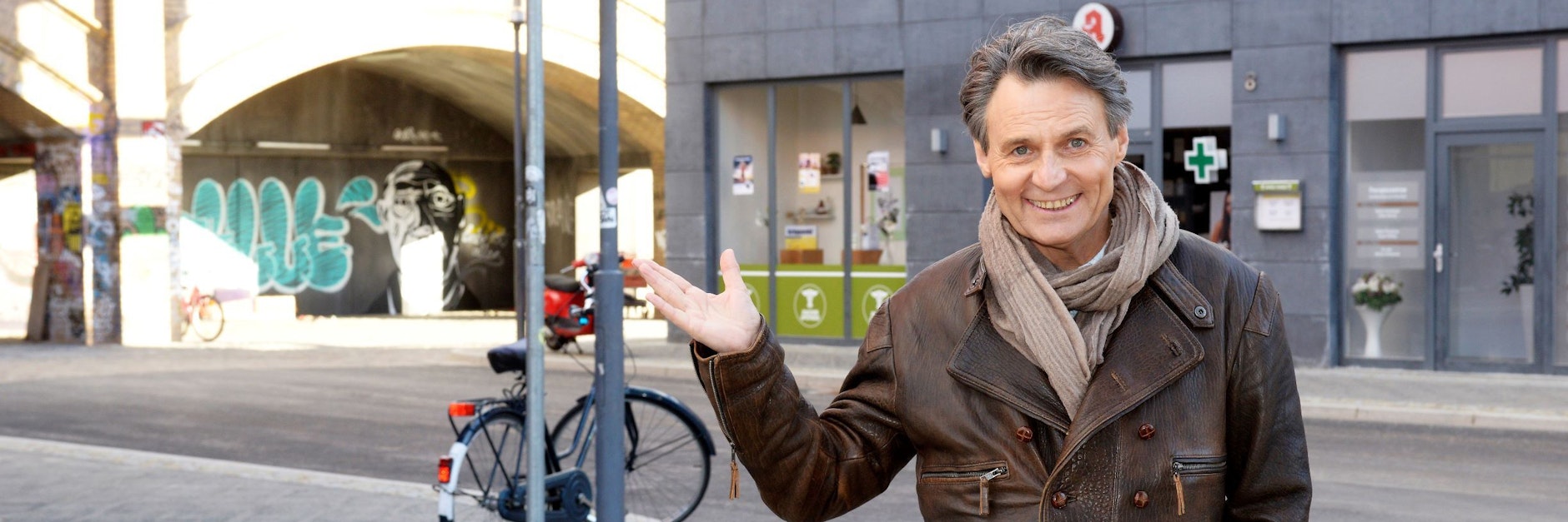 Schauspieler Wolfgang Bahro alias Jo Gerner steht am neuen Drehset von der RTL-Serie Gute Zeiten, schlechte Zeiten im Filmpark Babelsberg.&nbsp;