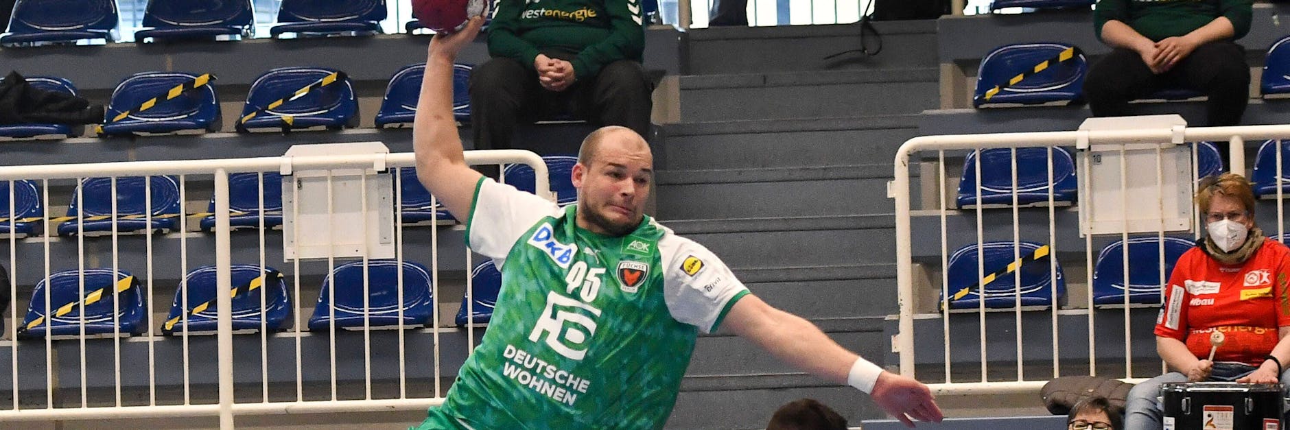 Paul Drux hat sich beim Spiel in Essen verletzt und muss operiert werden.