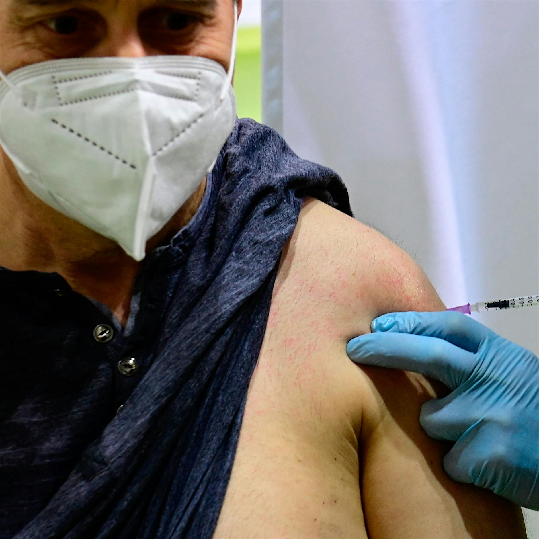 Impfangebot mit Astrazeneca in Berlin: Hotline am ersten Tag überlastet