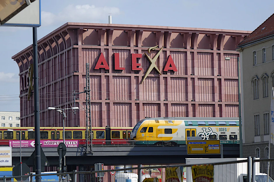 Ein architektonisches Hassobjekt vieler Berliner: das Einkaufszentrum Alexa in der Nähe des Alexanderplatzes.