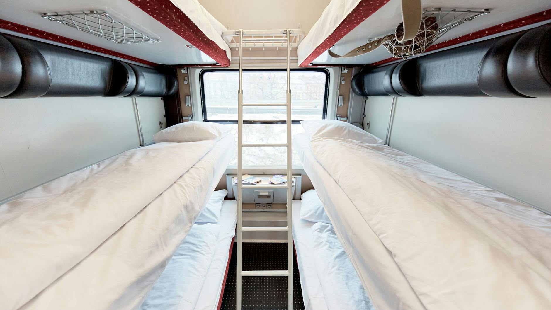 A RegioJet couchette.