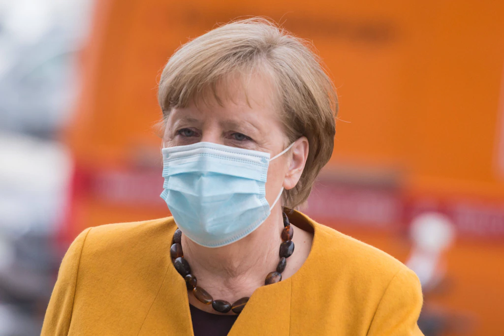 Infektionsschutzgesetz: Merkel plant deutschlandweite Ausgangssperre
