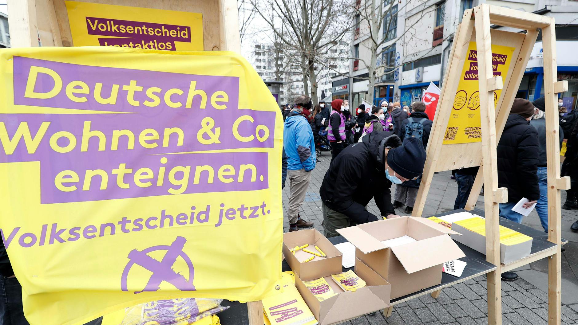 Seit Ende Februar sammelt die Initiative „Deutsche Wohnen und Co. enteignen“ Unterschriften für ihr Volksbegehren.