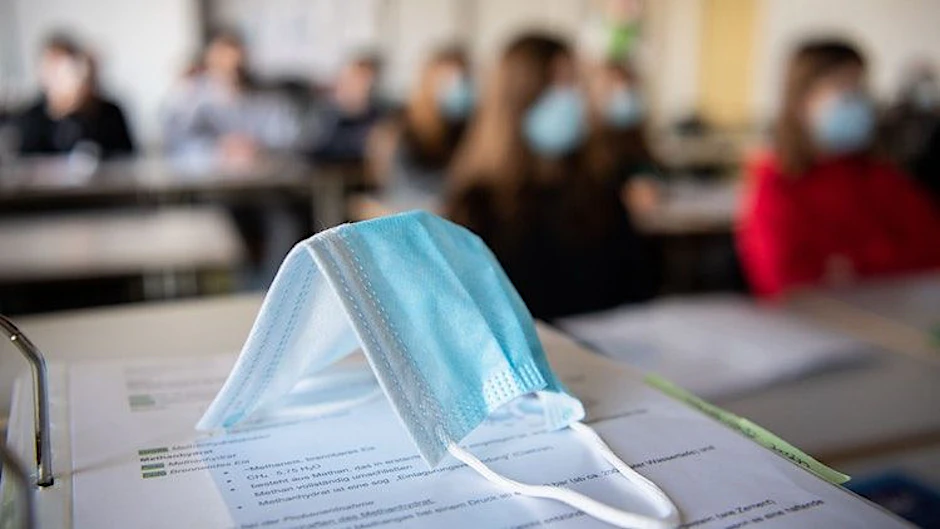 Nachdem im Netz zunächst Zweifel an der Echtheit des Urteils geäußert wurden, bestätigte Steffen Dittes, stellvertretender Vorsitzender der Linken in Thüringen, jetzt die Echtheit. Das Urteil hat das Aktenzeichen Az.: 9 F 148/21.