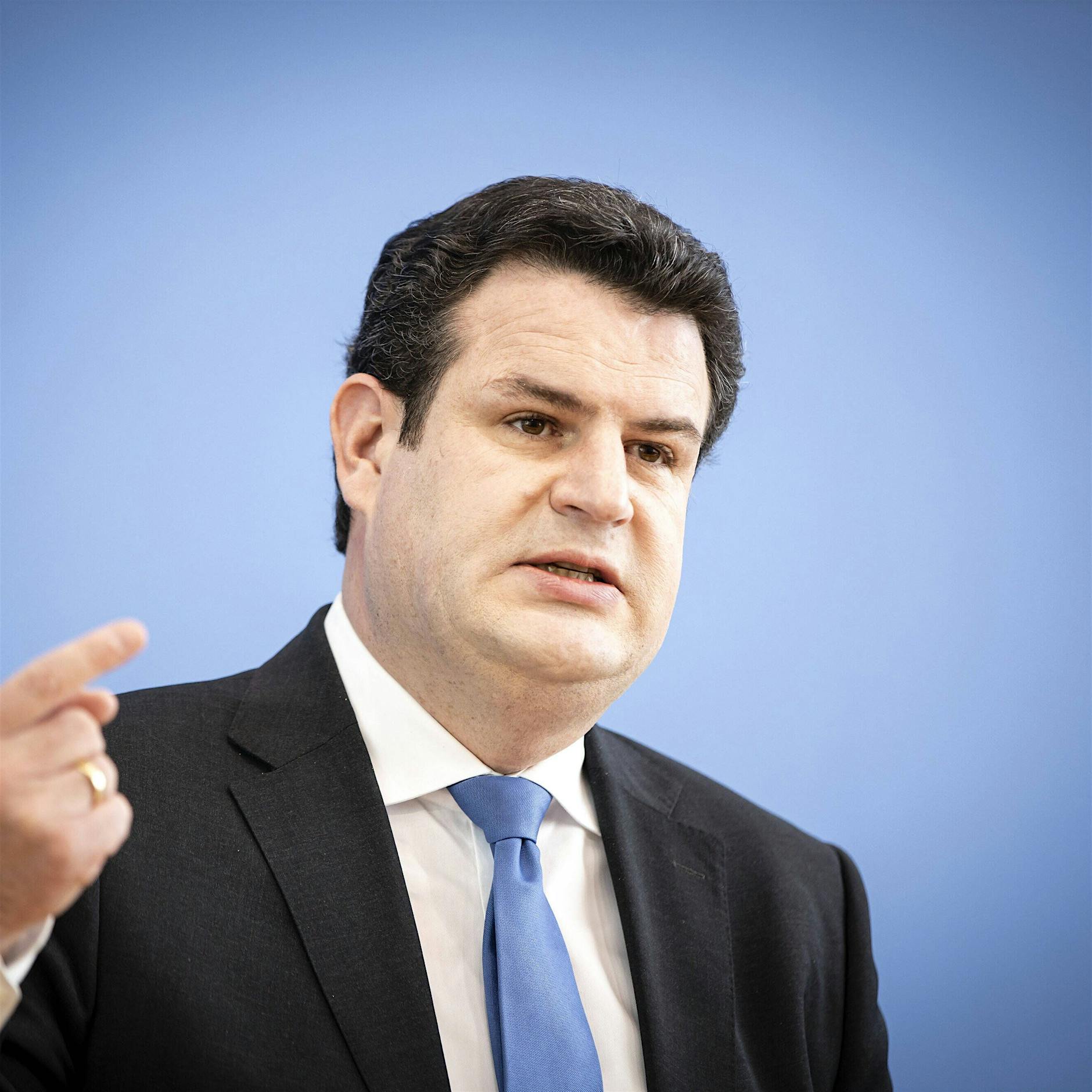 Corona: Arbeitsminister Heil will Testpflicht in Unternehmen durchsetzen