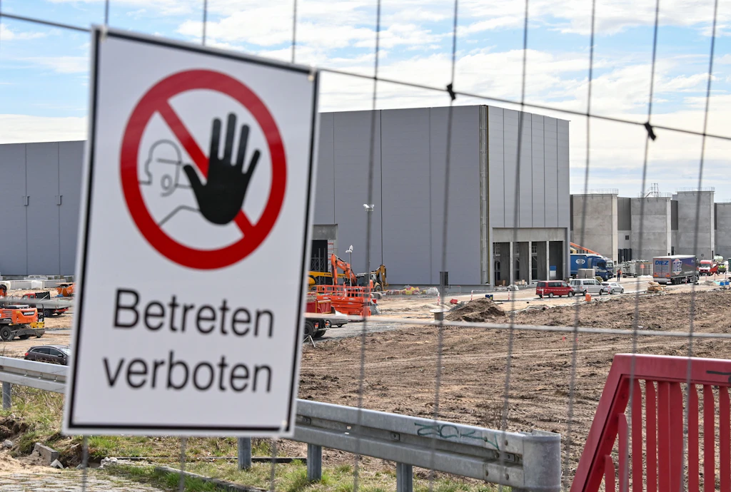 Tesla kämpft gegen deutsche Bürokratie – und ist damit nicht allein
