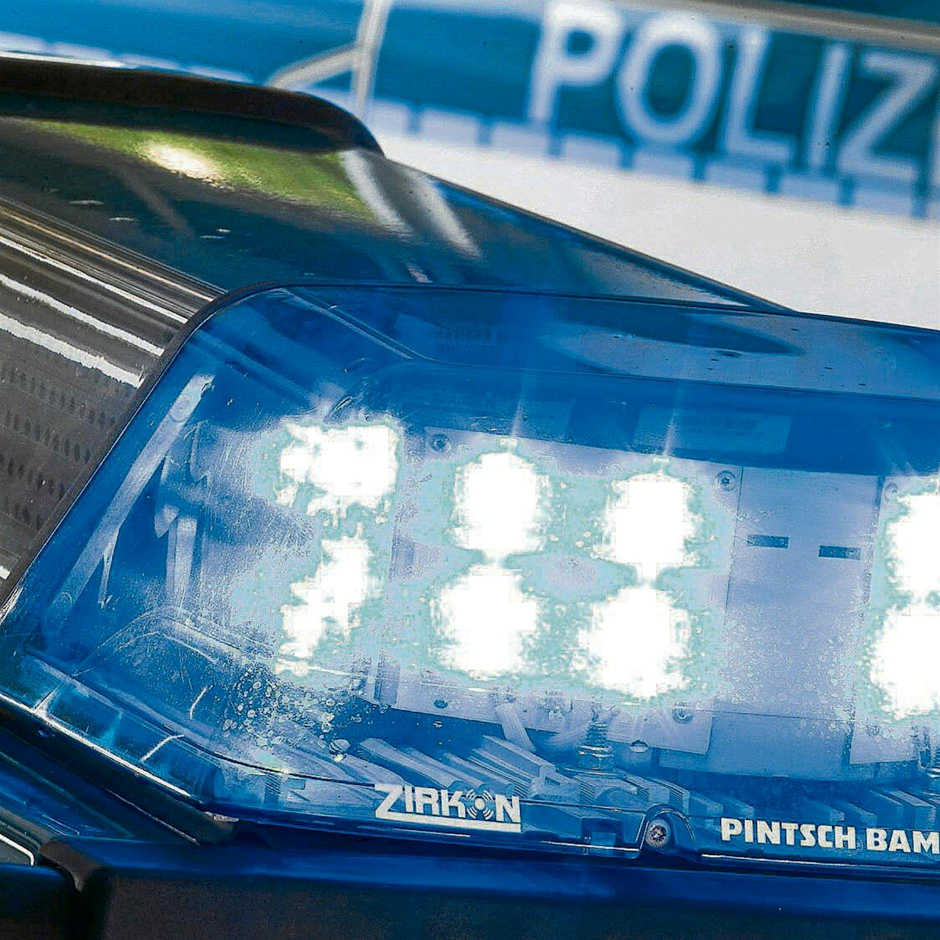 Verfolgungsjagd durch Berlin: Kokstaxi durchbricht Polizeisperre