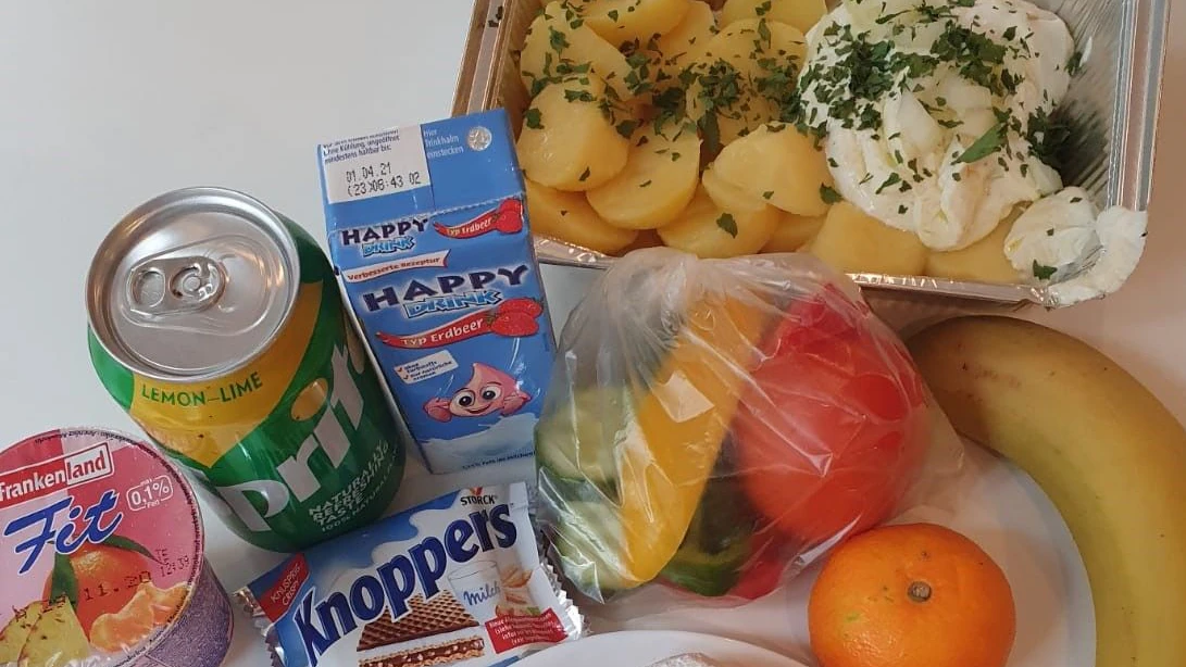 Das fertige Menü: Pellkartoffeln mit Quark und Leinöl.