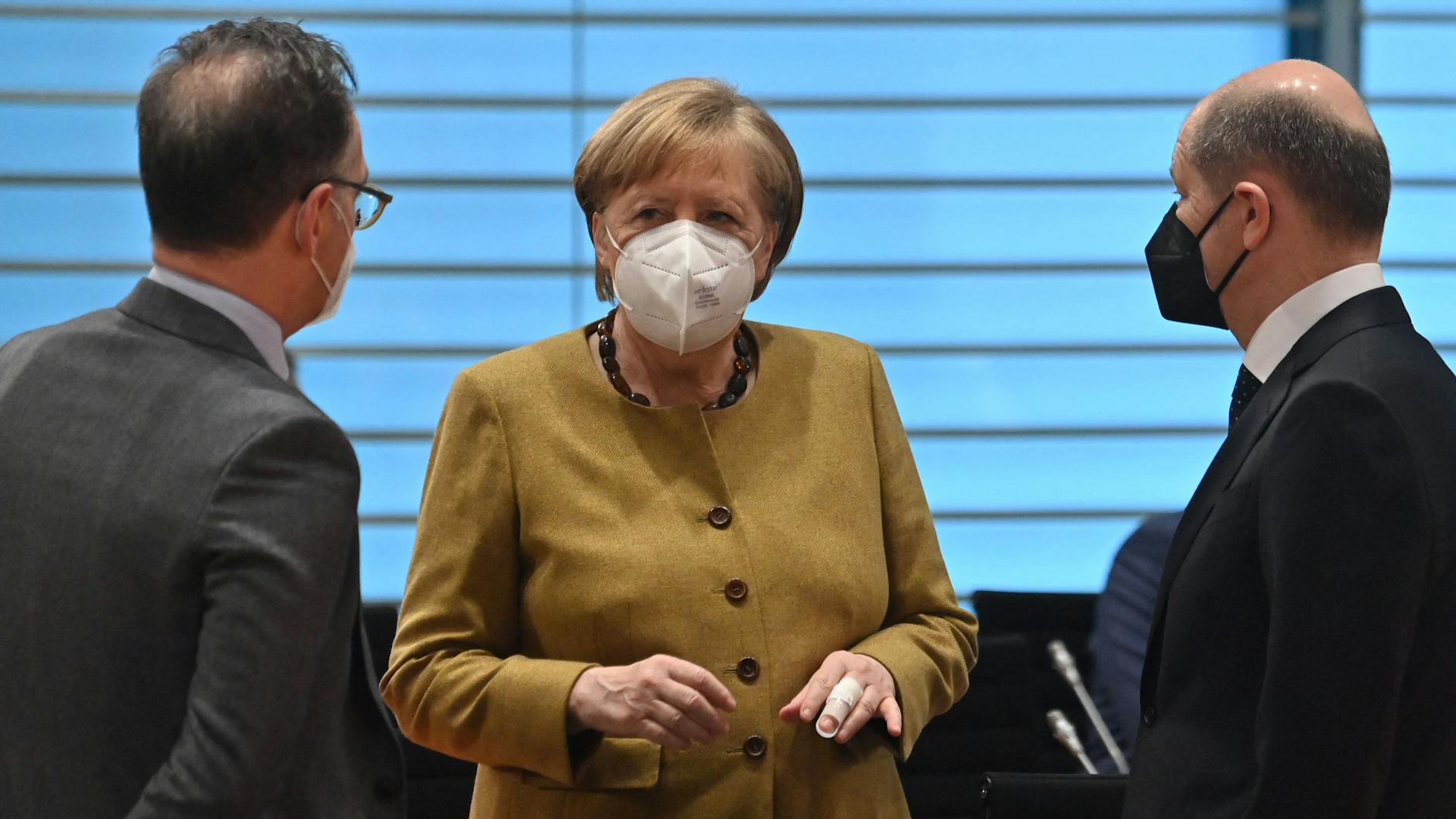 Kanzlerin Merkel (CDU) mit Außenminister Maaß und Finanzminister Scholz (beide SPD) am Dienstagmorgen.