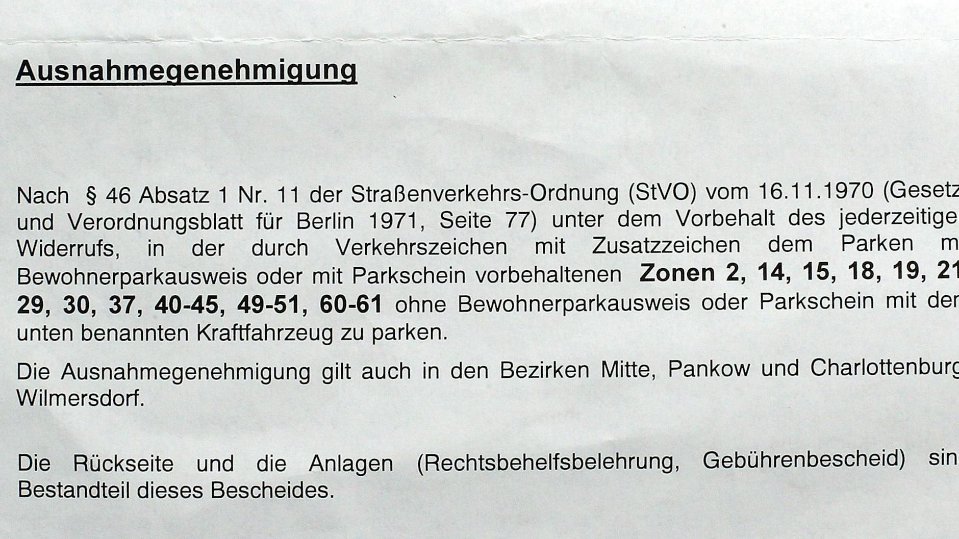 Diese Ausnahmegenehmigung lag hinter der Windschutzscheibe ihres Autos. Sie reicht aber nicht aus, um sich als Pflegekraft zu identifizieren.