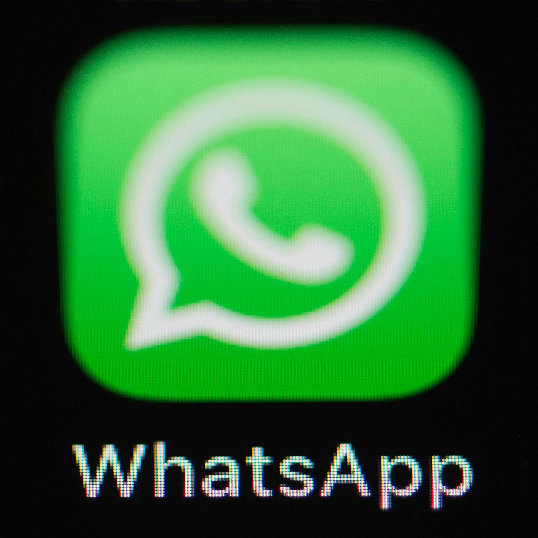 Datenschützer will Facebook die Nutzung von WhatsApp-Daten untersagen