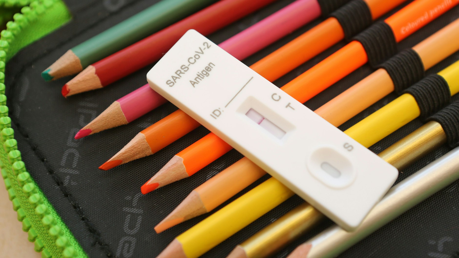 An Brandenburger Schulen gilt ab 19. April eine Testpflicht: Nur, wer negativ getestet ist, darf am Präsenzunterricht teilnehmen.