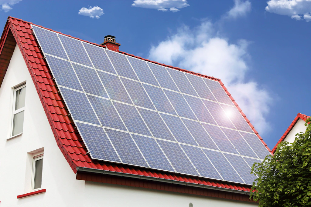 Mehr Sonne für Berlin: Wie man im Eigenheim durch Solarstrom unabhängiger wird