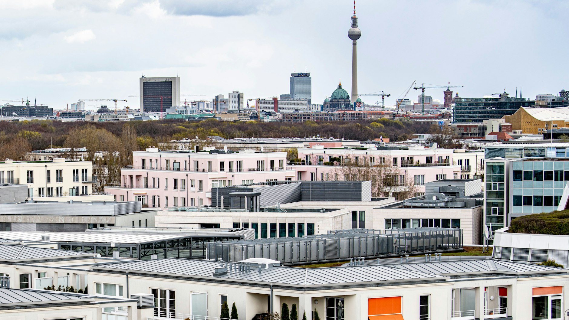 Der Mietendeckel ist Geschichte. Jetzt darf die Miete wieder nach dem Mietspiegel erhöht werden.
