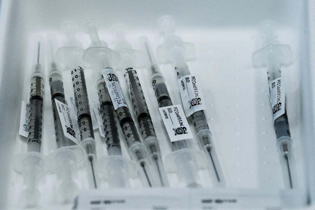 Pfizer-Chef: Dritte Impfung mit Biontech wohl nötig