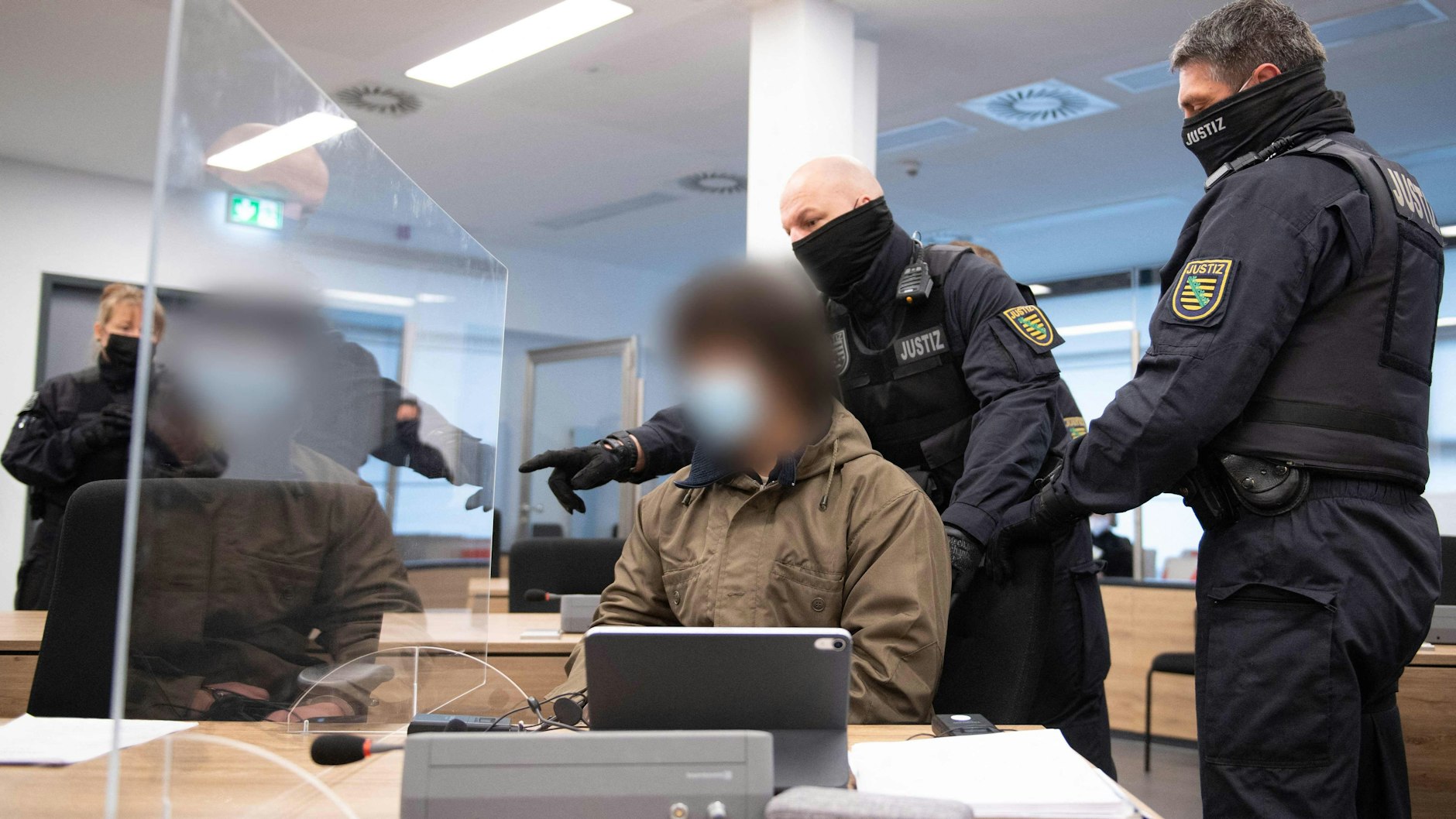 Abdullah H. beim Prozessbeginn in Dresden am Montag.