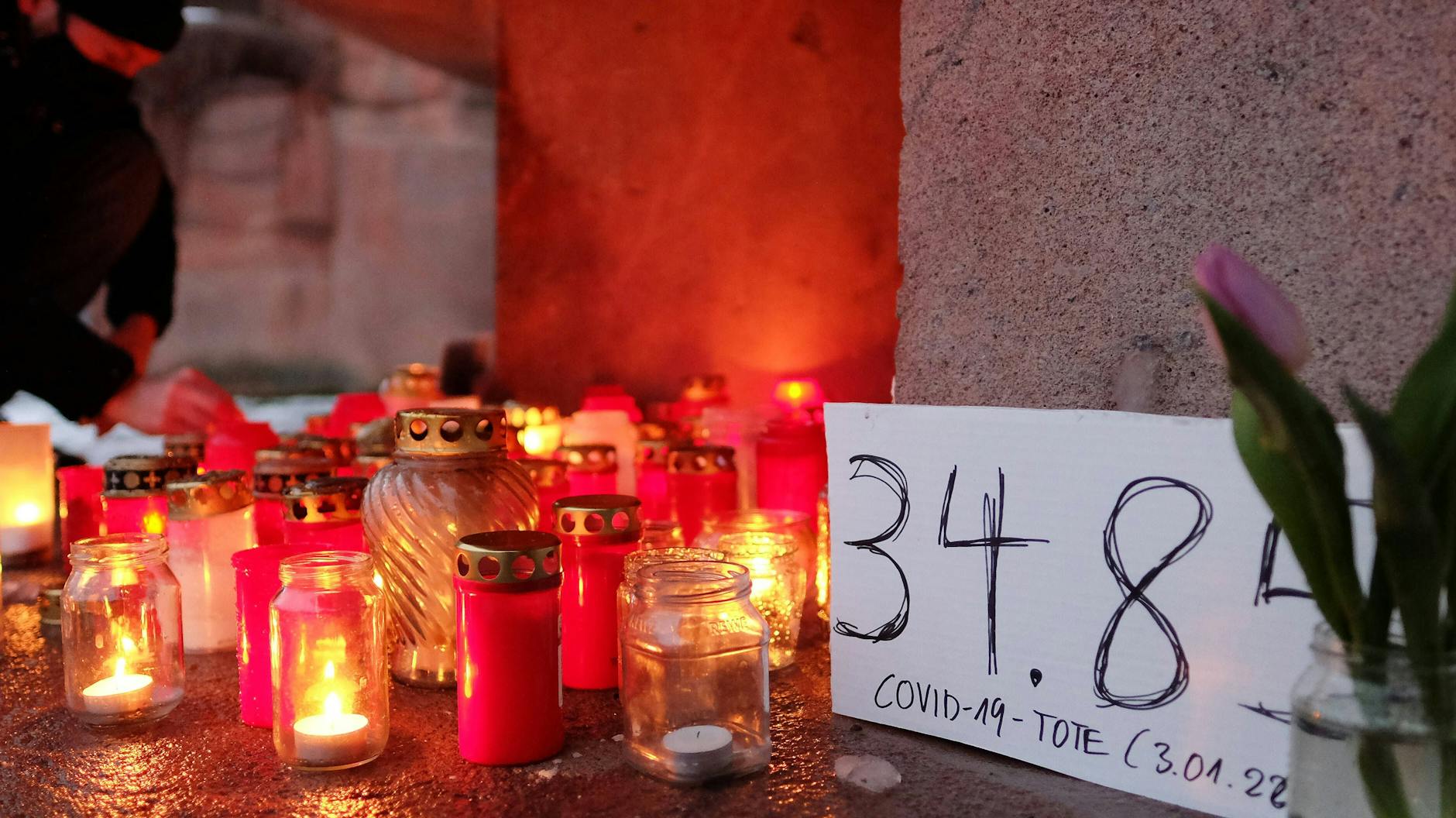 Privat organisiertes Gedenken am Arnswalder Platz in Prenzlauer Berg im Januar.
