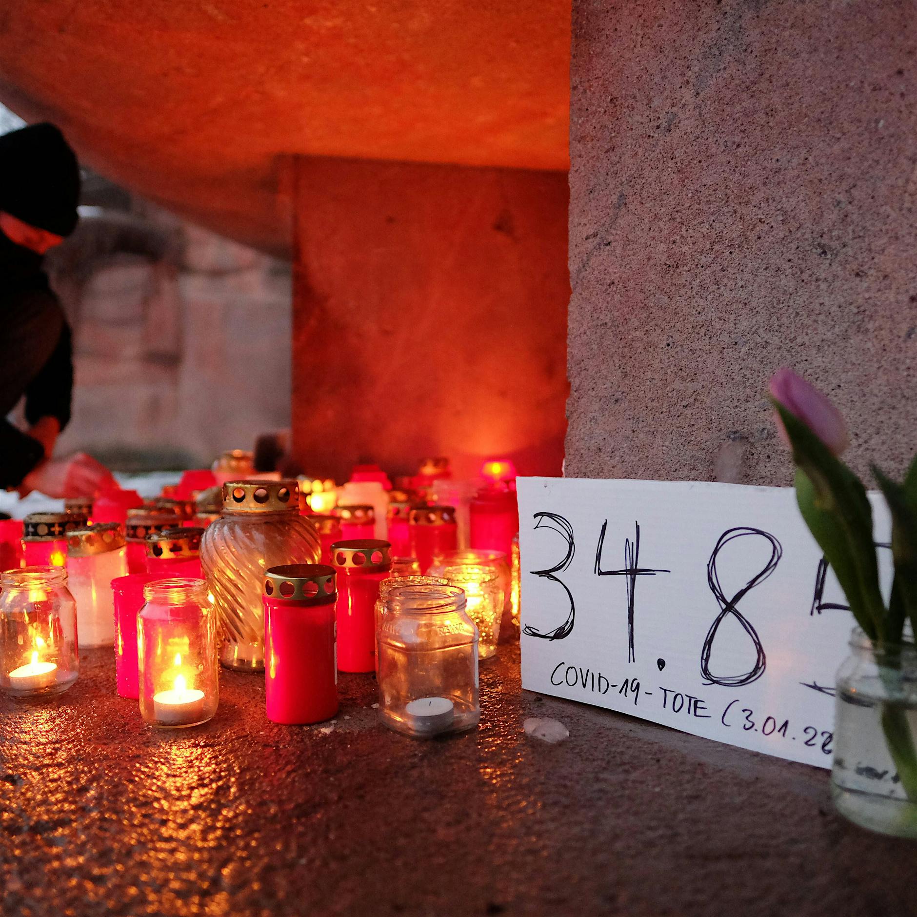 Stuhlkreis für die Corona-Toten