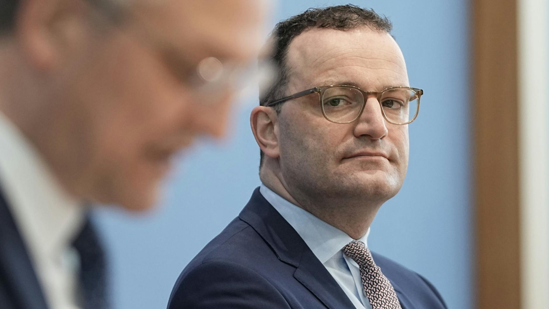 Jens Spahn (CDU) ist sehr besorgt über die aktuelle Entwicklung der Corona-Lage in Deutschland. 