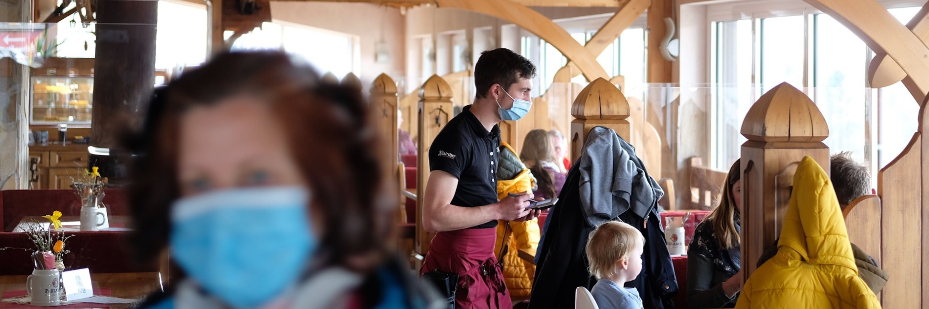 Augustusburg: Besucher des Restaurants vom Freizeitzentrum Rosts Wiesen.