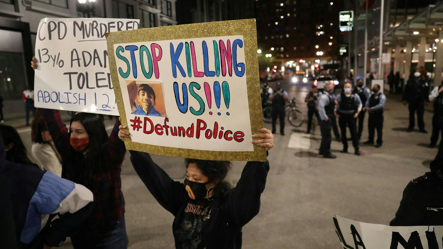 Chicago 13Jähriger auf offener Straße von Polizisten erschossen