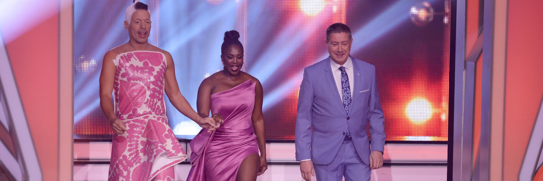 Die Juroren Jorge Gonzalez (l.), Motsi Mabuse und Joachim Llambi vergeben auch heute wieder hoffentlich viele Punkte an die Promis und Profis.