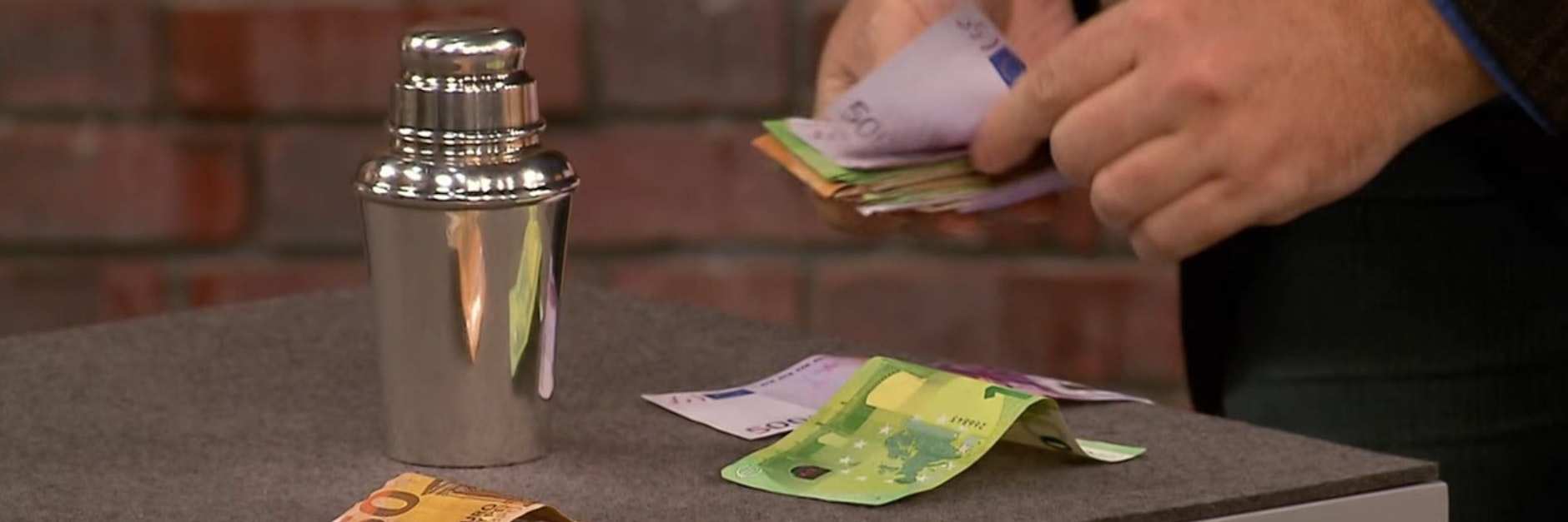 Der Cocktail-Shaker bringt bei „Bares für Rares“ am Ende unfassbare 1050 Euro.