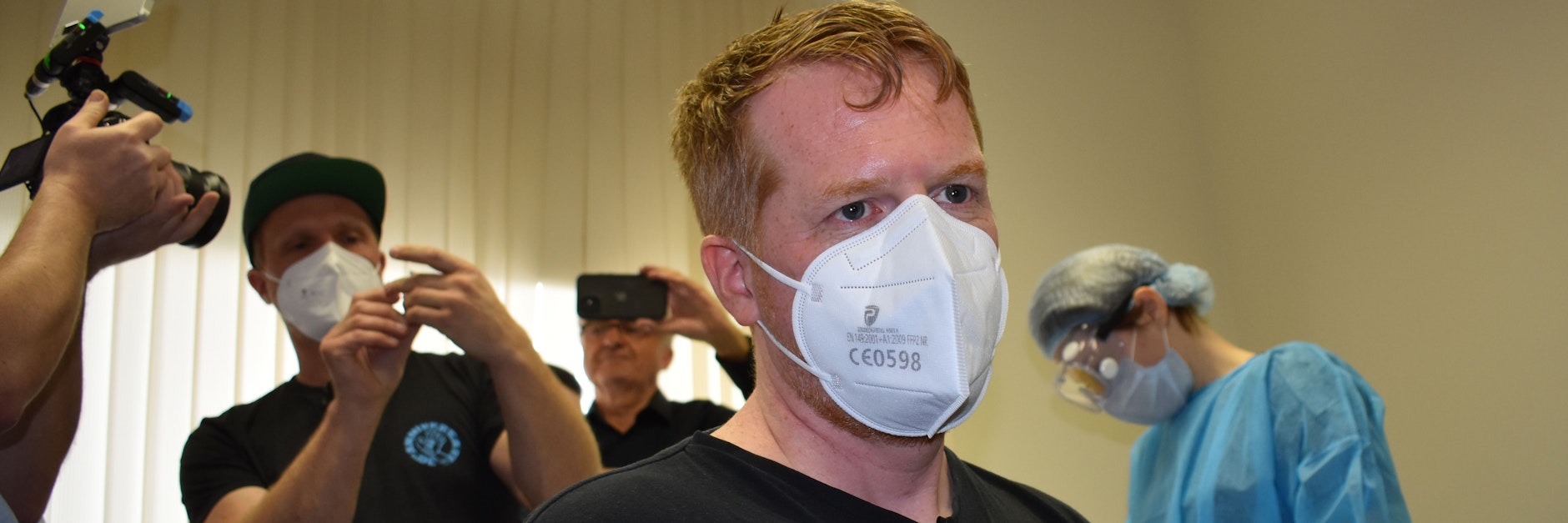 Enno Lenze aus Berlin hat sich in Moskau den russischen Corona-Impfstoff Sputnik V verabreichen lassen.