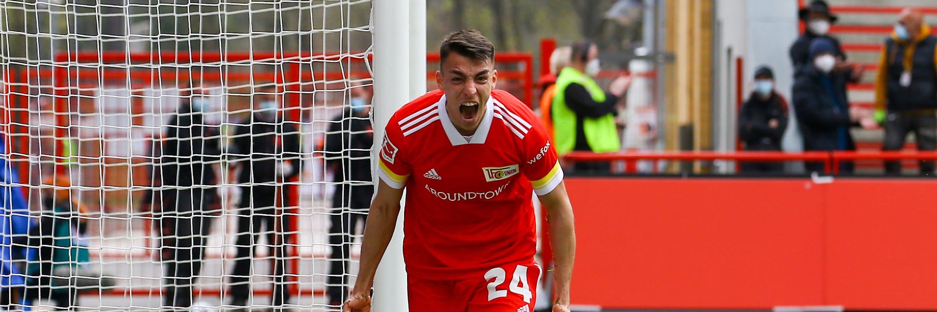 Ein Schrei der Freude: Petar Musa lässt alles aus sich heraus nach seinem ersten Treffer für die Eisernen. 