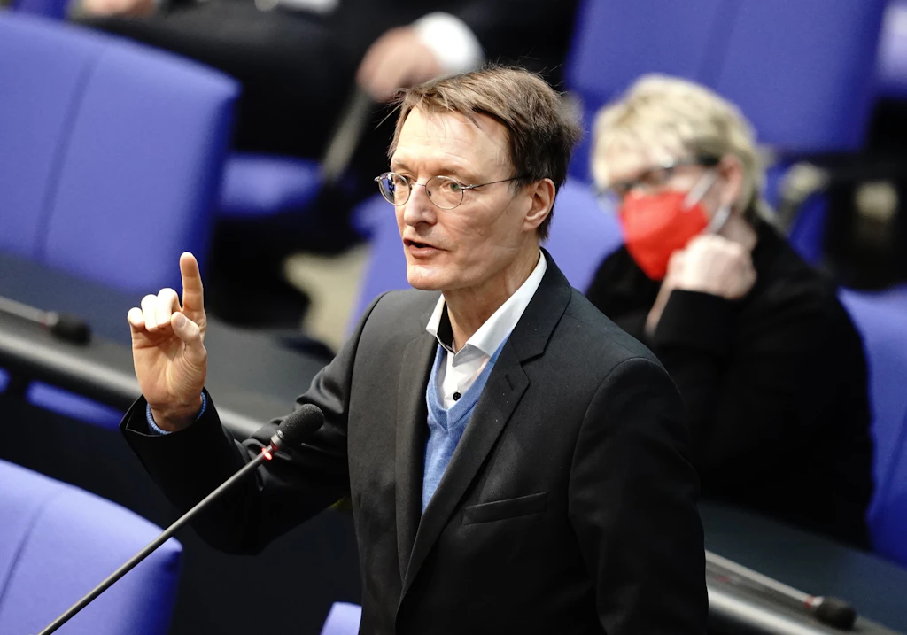 Corona: Lauterbach macht Hoffnung: „Fallzahl sinkt Ende Mai stark“