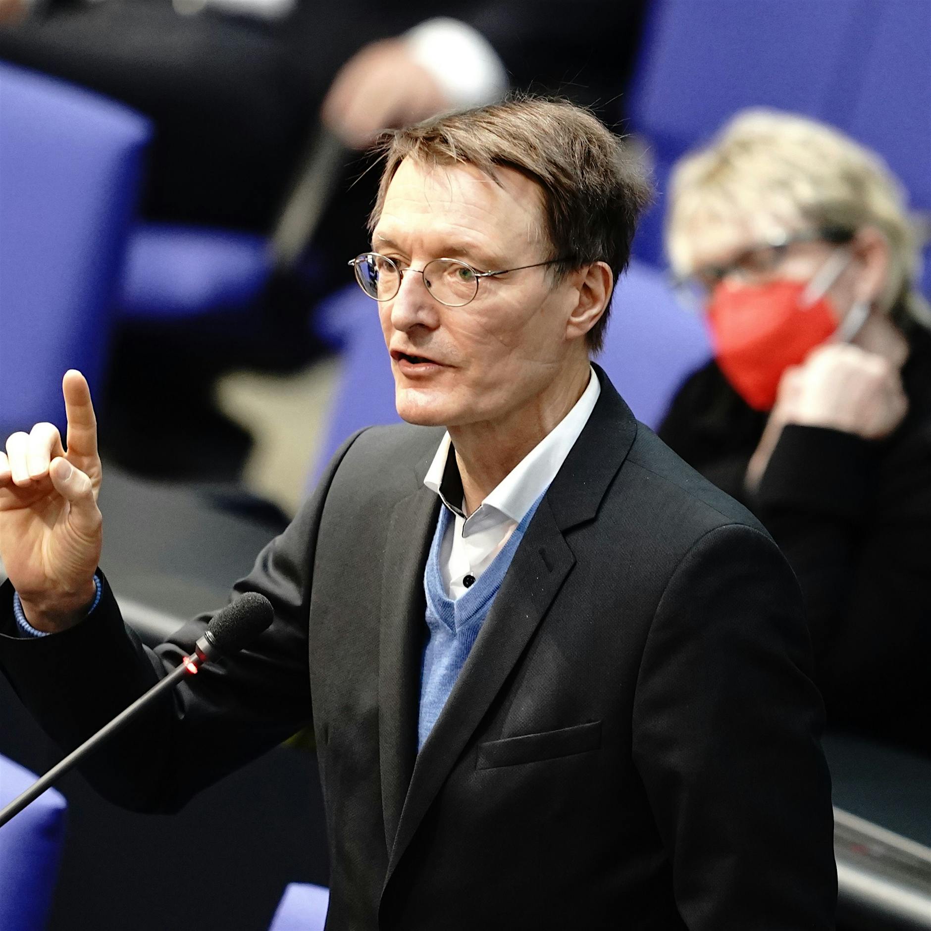 Corona: Lauterbach macht Hoffnung: „Fallzahl sinkt Ende Mai stark“